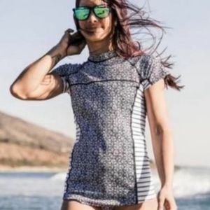 NWT Patagonia Swim Rash Guard blank white batik hex